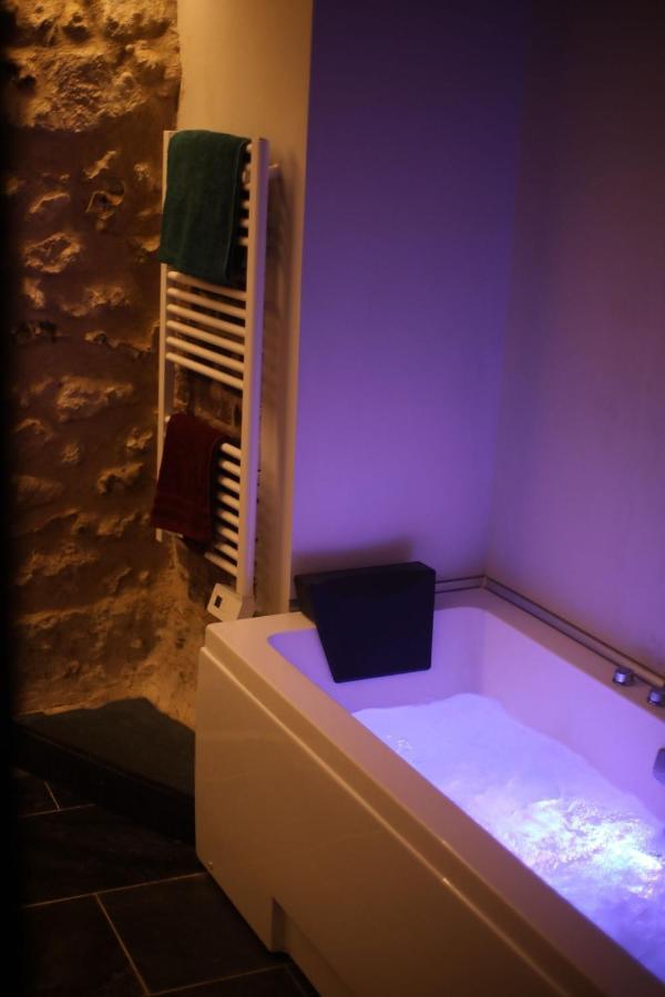 La Montrieuse, Chambre Individuelle Avec Sauna Et Baignoire Spa Naveil 외부 사진